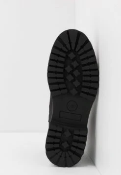 Pier One UNISEX - Stiefelette - Black -Pier One 3cdd5d0e98464557b3e6ff10c0d3bf9c