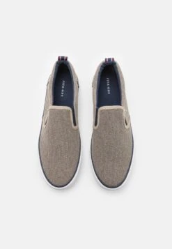 Pier One UNISEX - Sneaker Low - Taupe -Pier One 4bfc3dea16e84e949402e19f285476a8