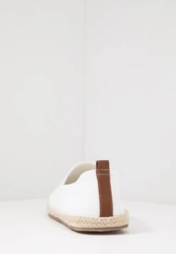 Pier One RENA ESPADRILLE UNISEX - Espadrille - White 11 Pier One RENA ESPADRILLE UNISEX - Espadrille - White -Pier One 4f1c7dae0cbb47efaca02a71fb79d125