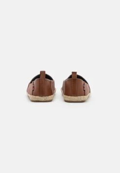 Pier One UNISEX - Espadrille - Brown 10 Pier One UNISEX - Espadrille - Brown -Pier One c87e3fa4120843cda9a914d0e4b77c24