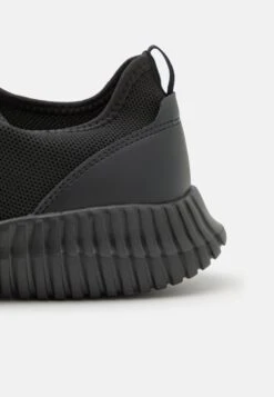 Pier One Sneaker Low - Black -Pier One da21a0204b9943a1b0a5be03e6d2430f